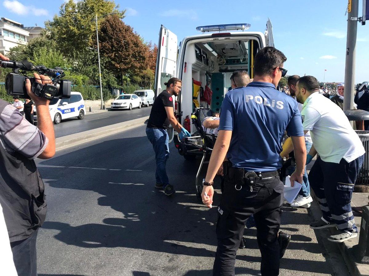 Denize düşen vatandaş boğulmaktan son anda kurtarıldı