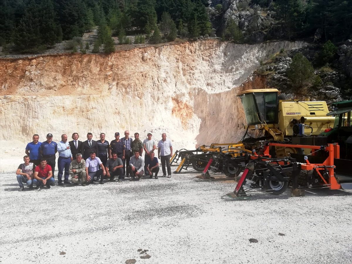 Derebucaklı çiftçilere makine ekipman desteği