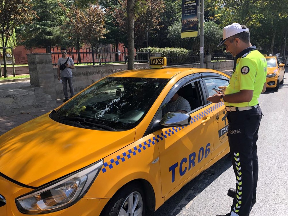 Esenyurt\'ta taksicilere şok uygulama