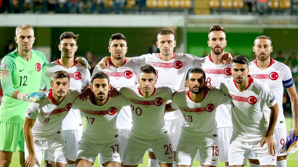 EURO 2020 elemeleri: Moldova\'yı 4-0 yenen Türkiye, averajla Fransa\'nın ardından grup ikincisi