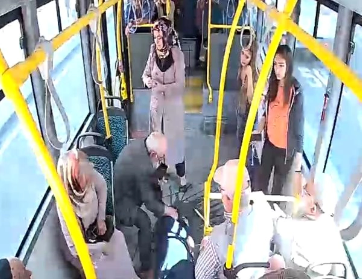 Halk otobüsünde bayılan kadını şoför hastaneye götürdü