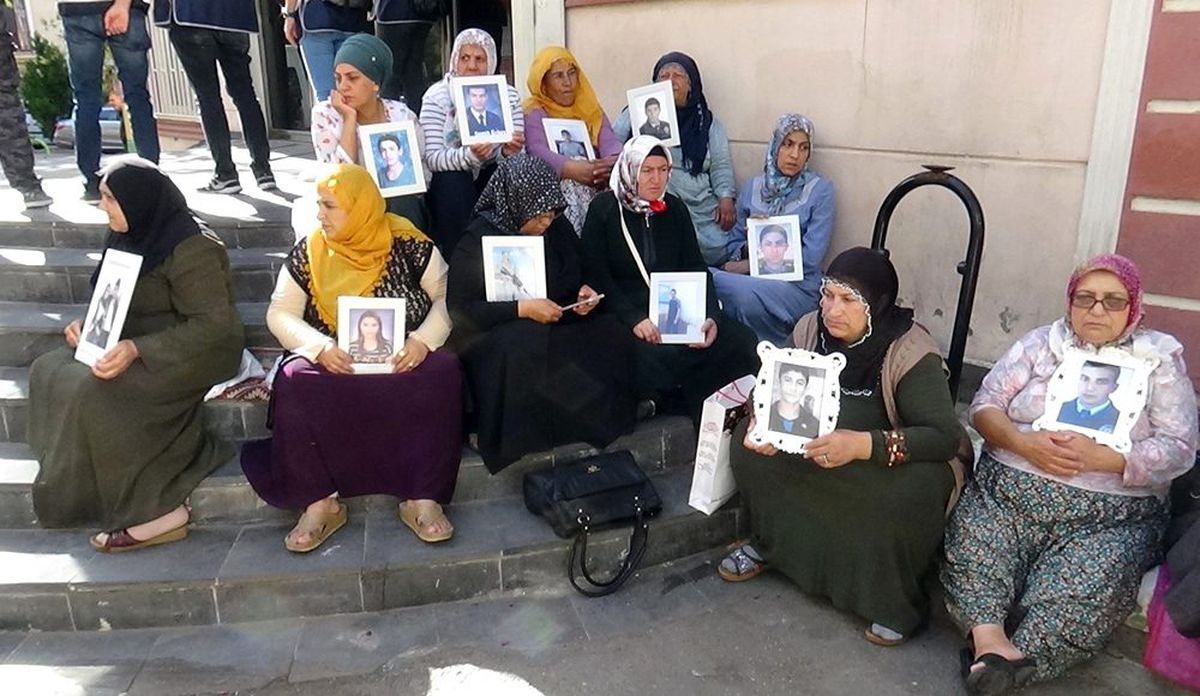 HDP önünde eylem yapan ailelerin sayısı 9\'uncu günde 23\'e yükseldi