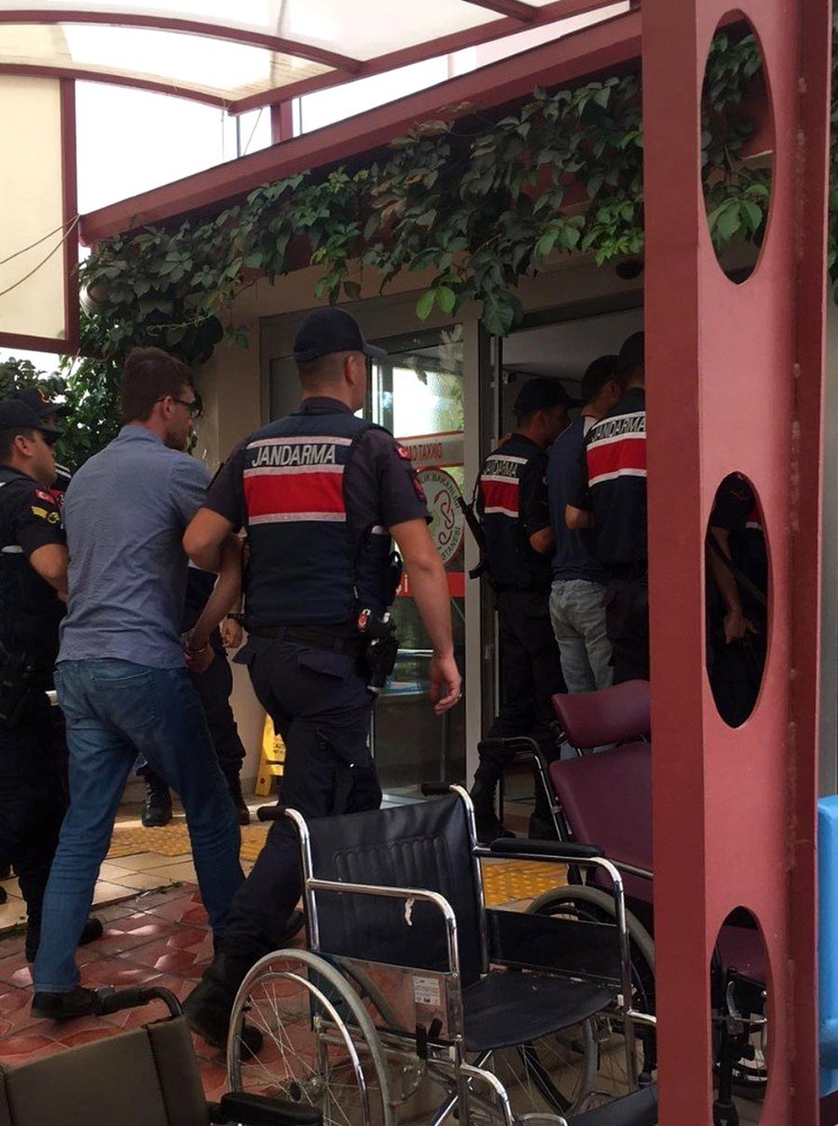 Jandarmadan 12 farklı adrese eş zamanlı uyuşturucu baskını