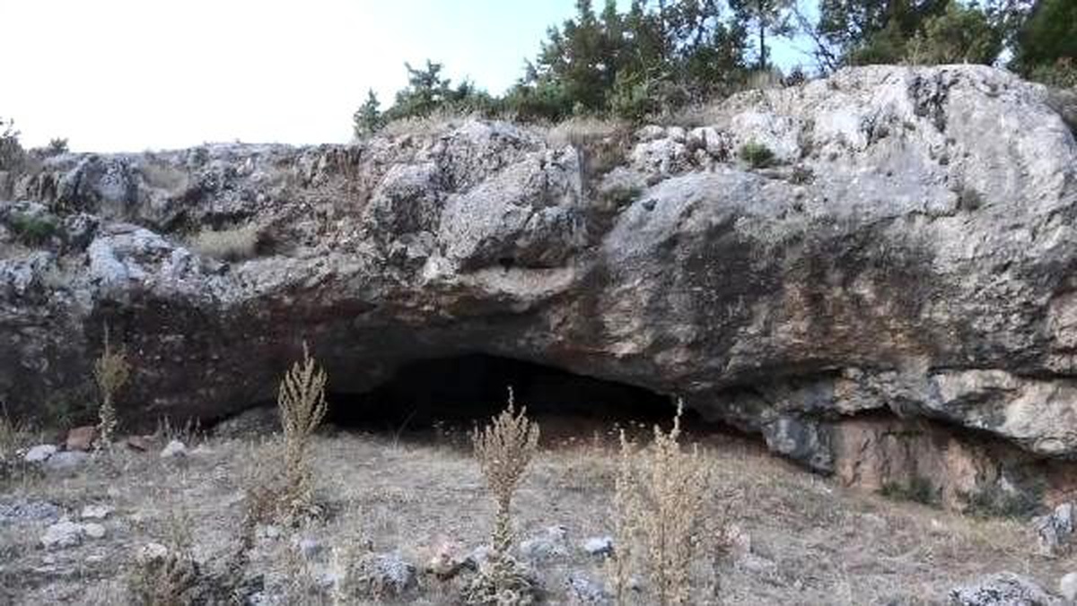 Kaçak kazı yapan 4 kişi suçüstü yakalandı