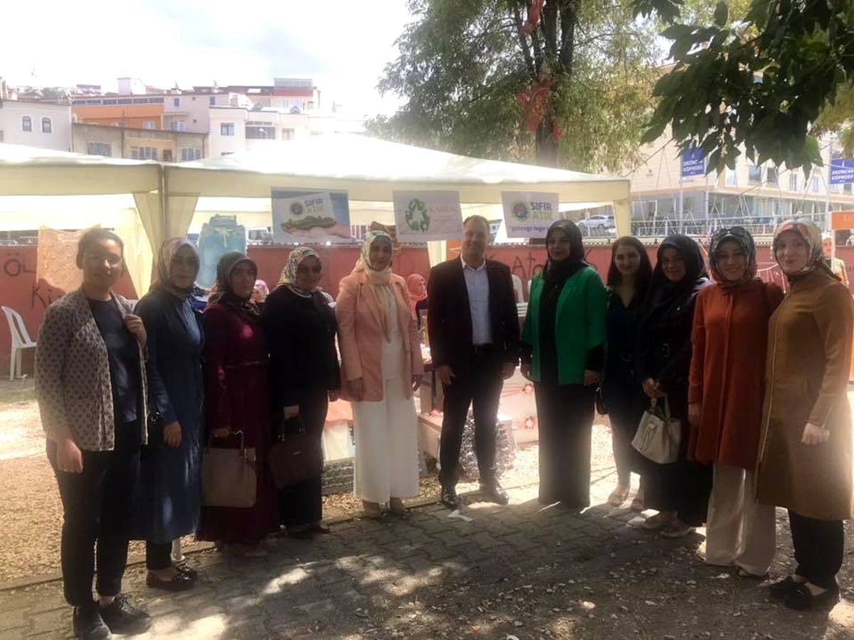 KADEM\'den sıfır atık geri dönüşüm sergisi