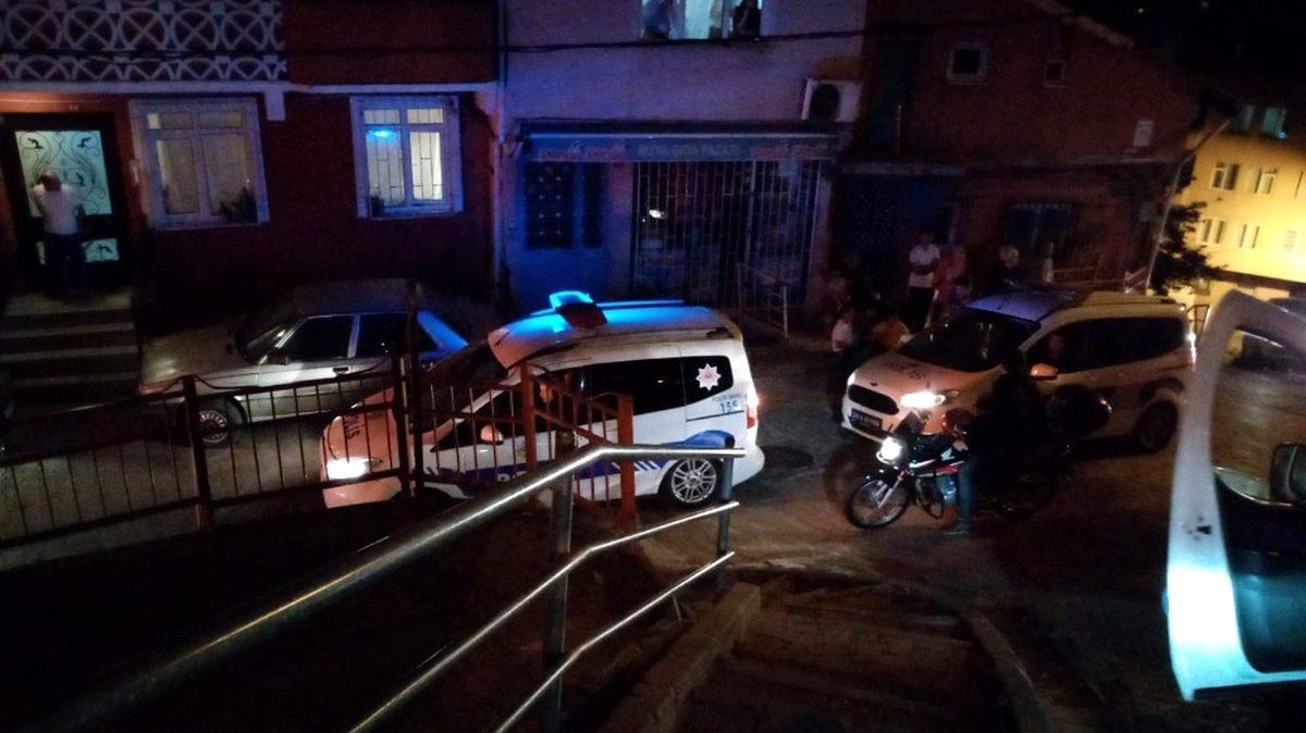 Kağıthane\'de iki aile arasında kavga çıktı: 3 yaralı