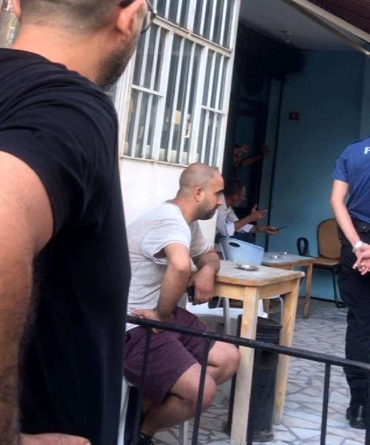 Kağıthane\'de intihar girişiminde bulunan kişi polisi alarma geçirdi