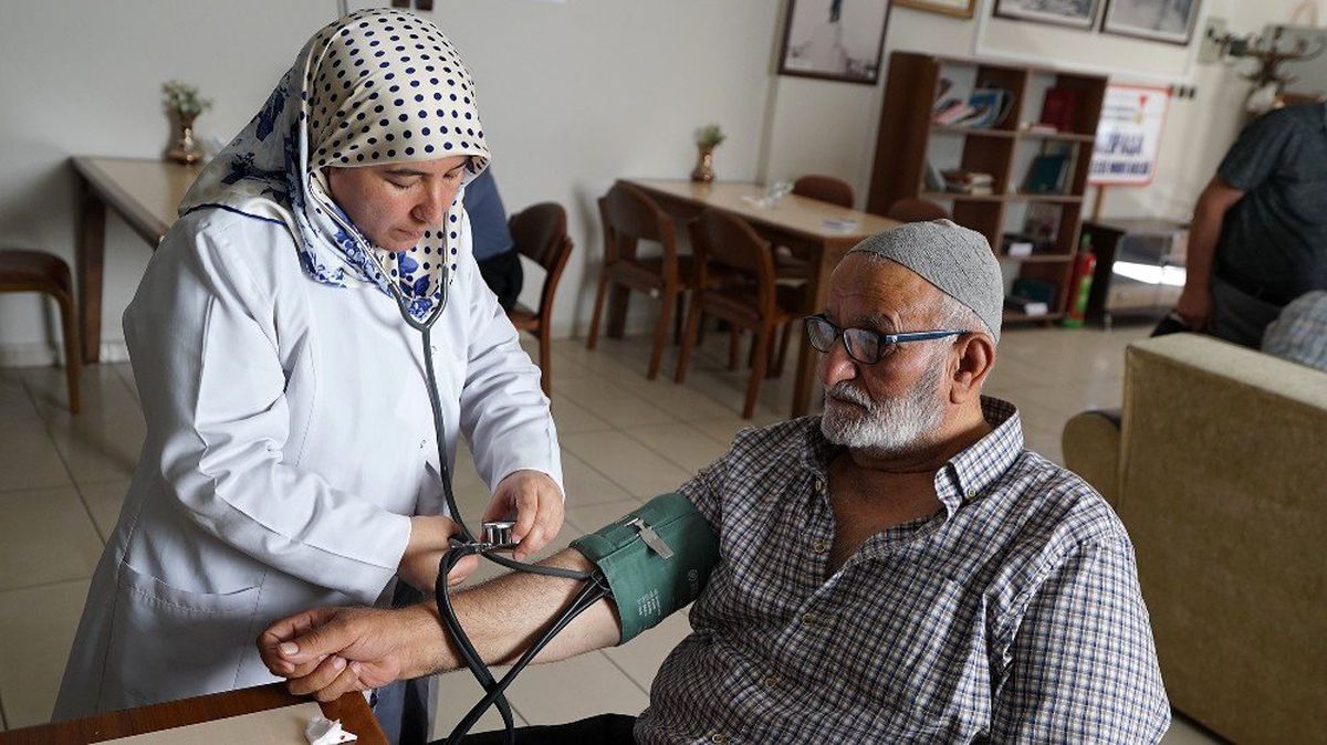 Kahramanmaraş\'ta yaşlılara hemşire desteği başladı