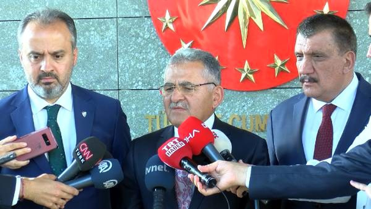 Külliyedeki toplantıdan \'komisyon\' ve \'whatsapp\' kararları çıktı