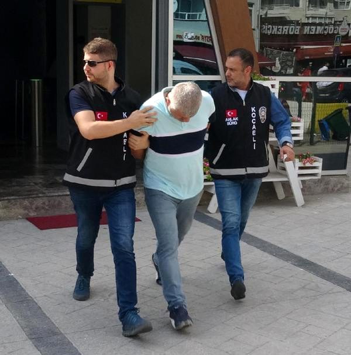 Masaj derneğine fuhuş baskını: 2 gözaltı