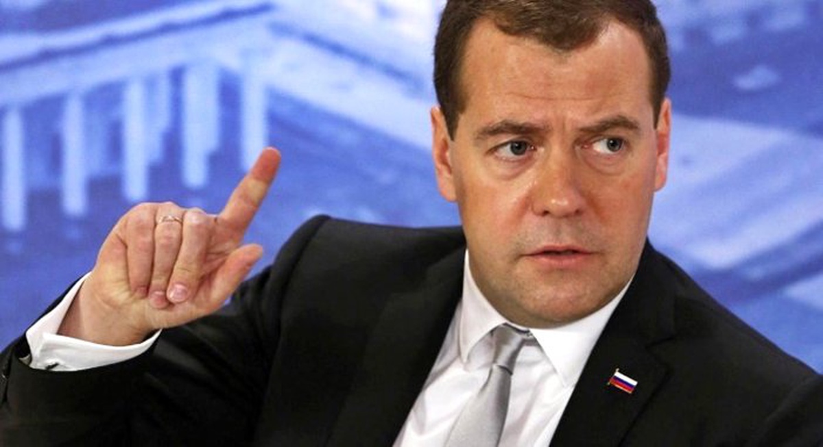 Medvedev: Rusya\'da yatırım iklimi zehirlendi
