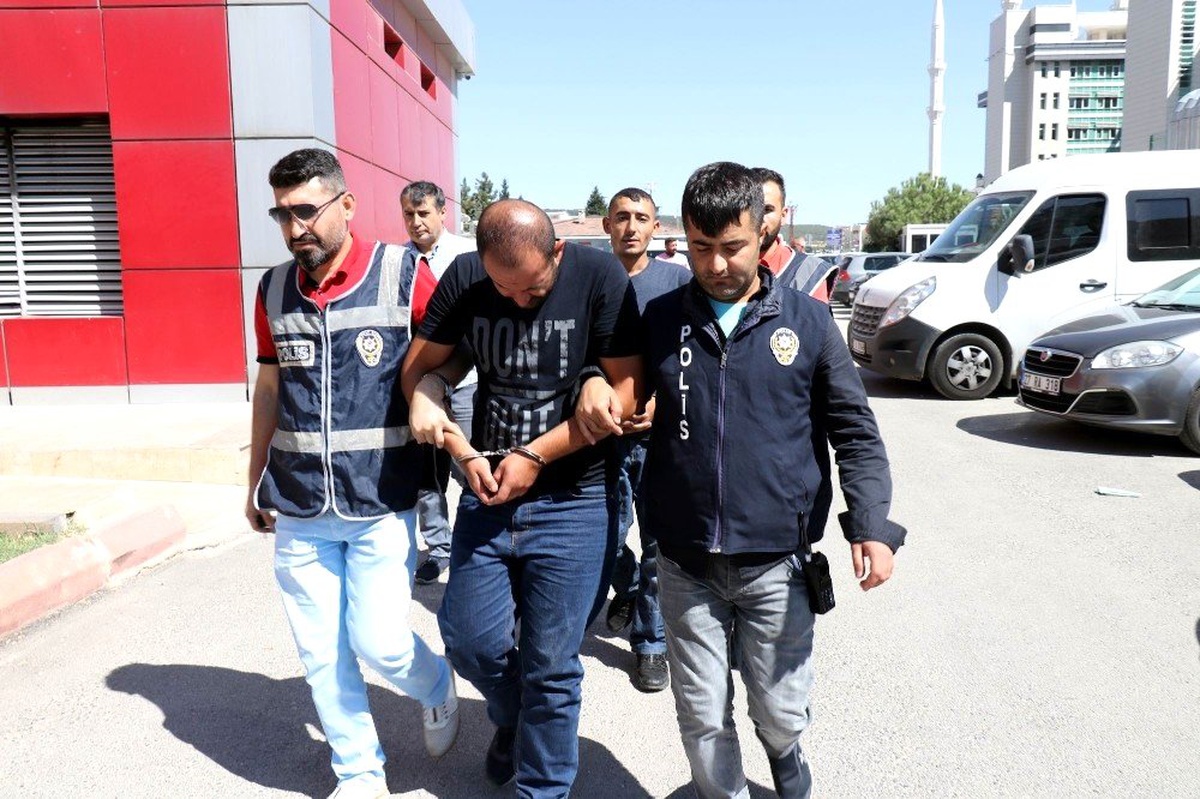 Motosikletli kapkaç şüphelileri adliyede