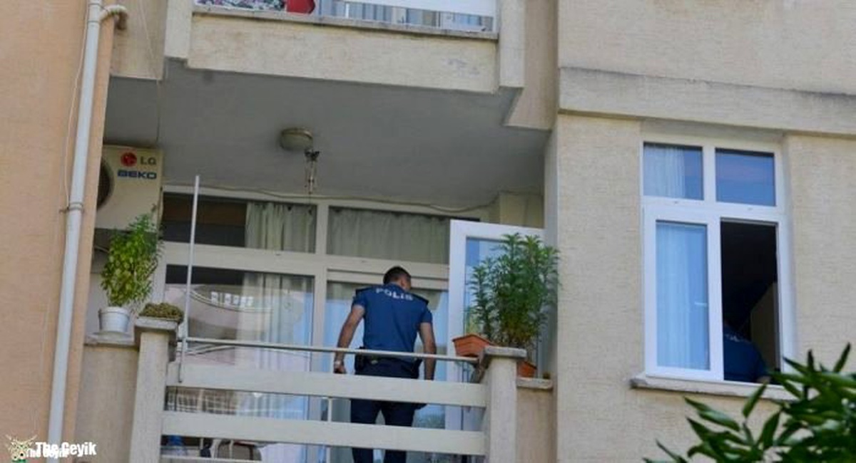 Oğlu Menemeni Beğenmeyince Balkondan Atladı