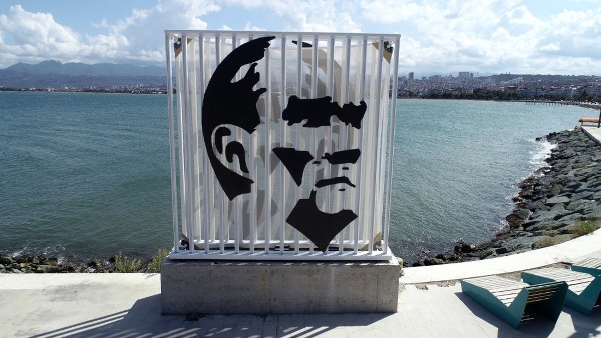 Ordu\'da yenilenen Atatürk silüeti yerine konuldu
