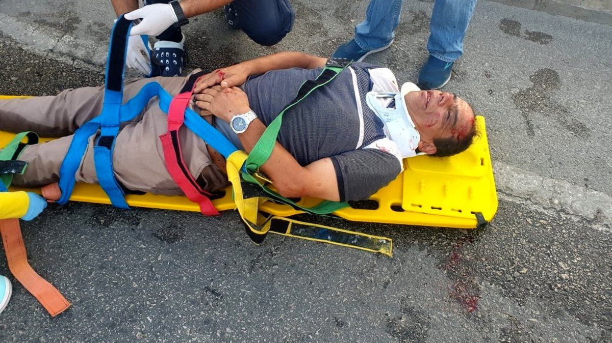 Otomobilin arkadan çarptığı motosiklet 50 metre ileriye fırladı