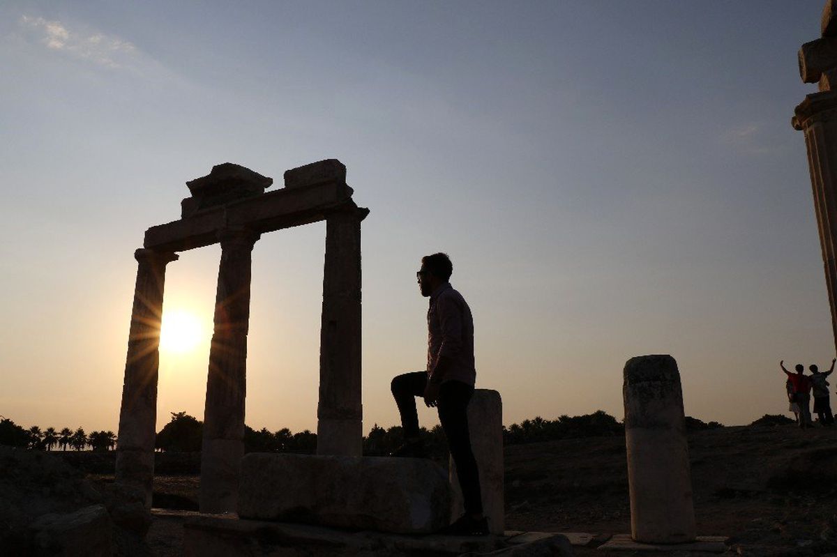 (Özel Haber) Pamukkale\'de gün batımı turistleri mest ediyor