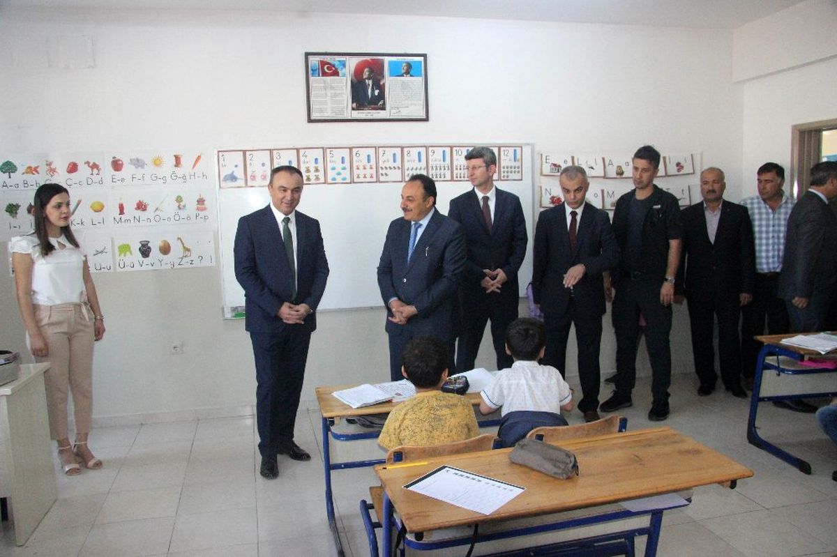 Suriyelilerin yoğun olduğu Kilis\'te 54 bin öğrenci eğitim görüyor