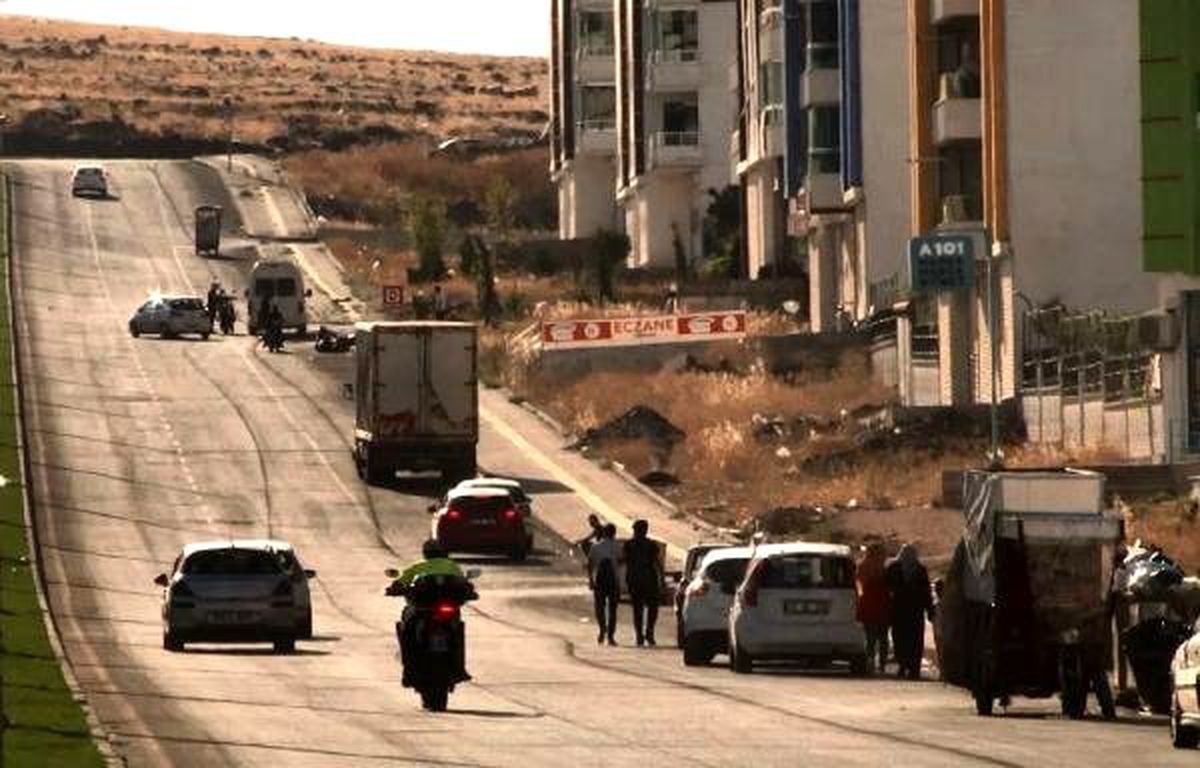 Sürücüsü denetimden kaçan okul servisi, trafikten men edildi