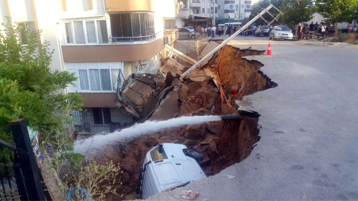 Torbalı\'da göçük mağduru aileler otele yerleştiriliyor