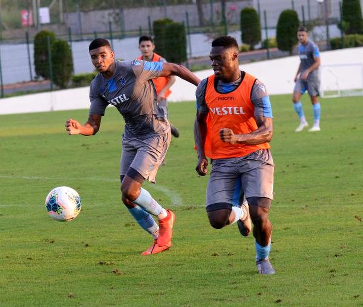 Trabzonspor antrenmanında keyifleri kaçıran sakatlık