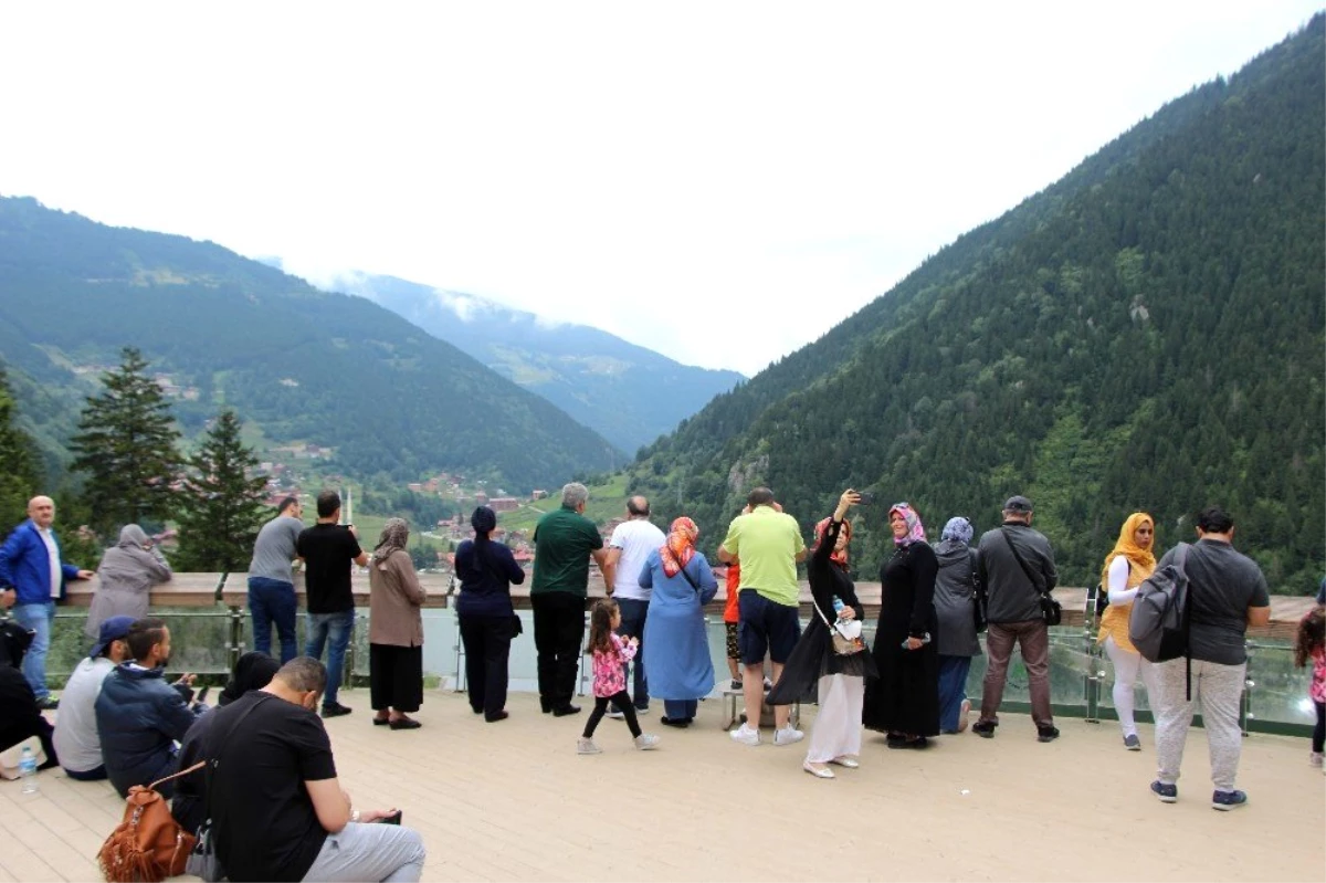 Uzungöllü turizmciler sezondan memnun