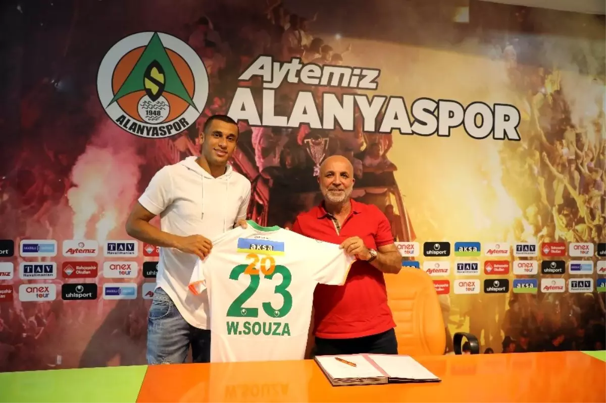 Welinton 3 yıl daha Alanyaspor\'da