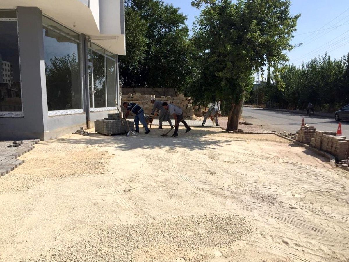 Yeşilyurt Mahallesi\'nde parke taşı döşeme çalışması yapıldı