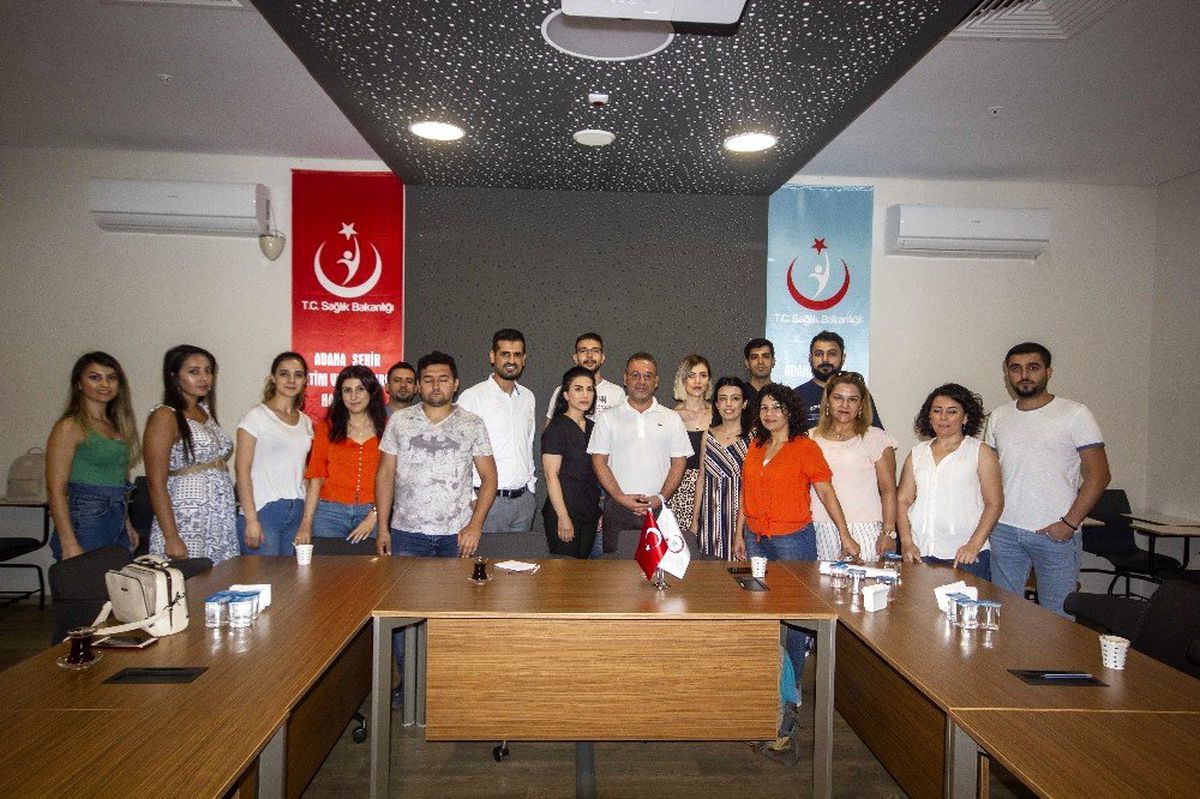 "Yoğun Bakım Hemşireliği Sertifika Programı"