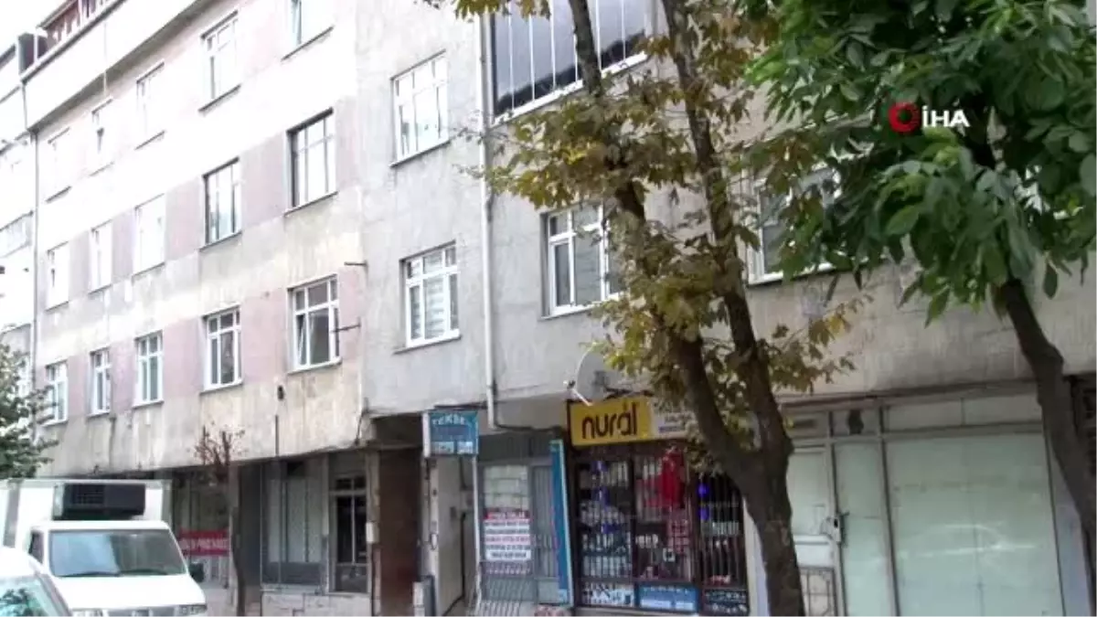 Babasından kaçan çocuk camdan atladı