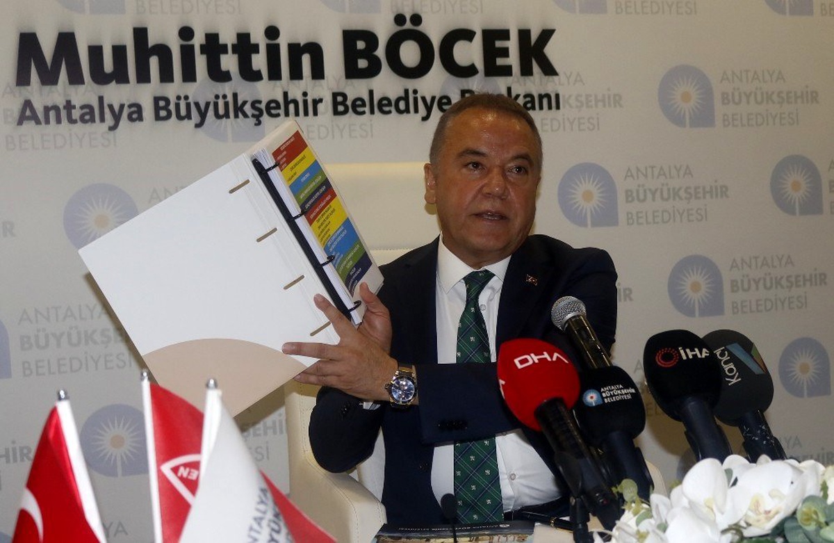 Böcek, Cumhurbaşkanından 200 milyonluk borçlanma yetkisinin onayını aldı