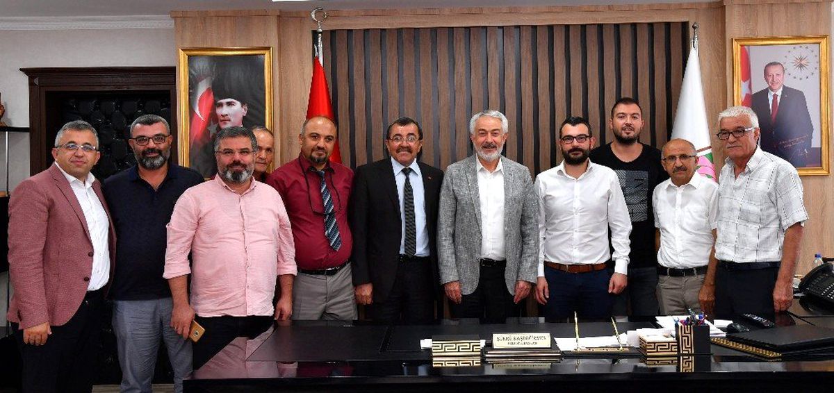 CHP\'den, AK Parti\'li Belediye Başkanı Başdeğirmen\'e nezaket ziyareti