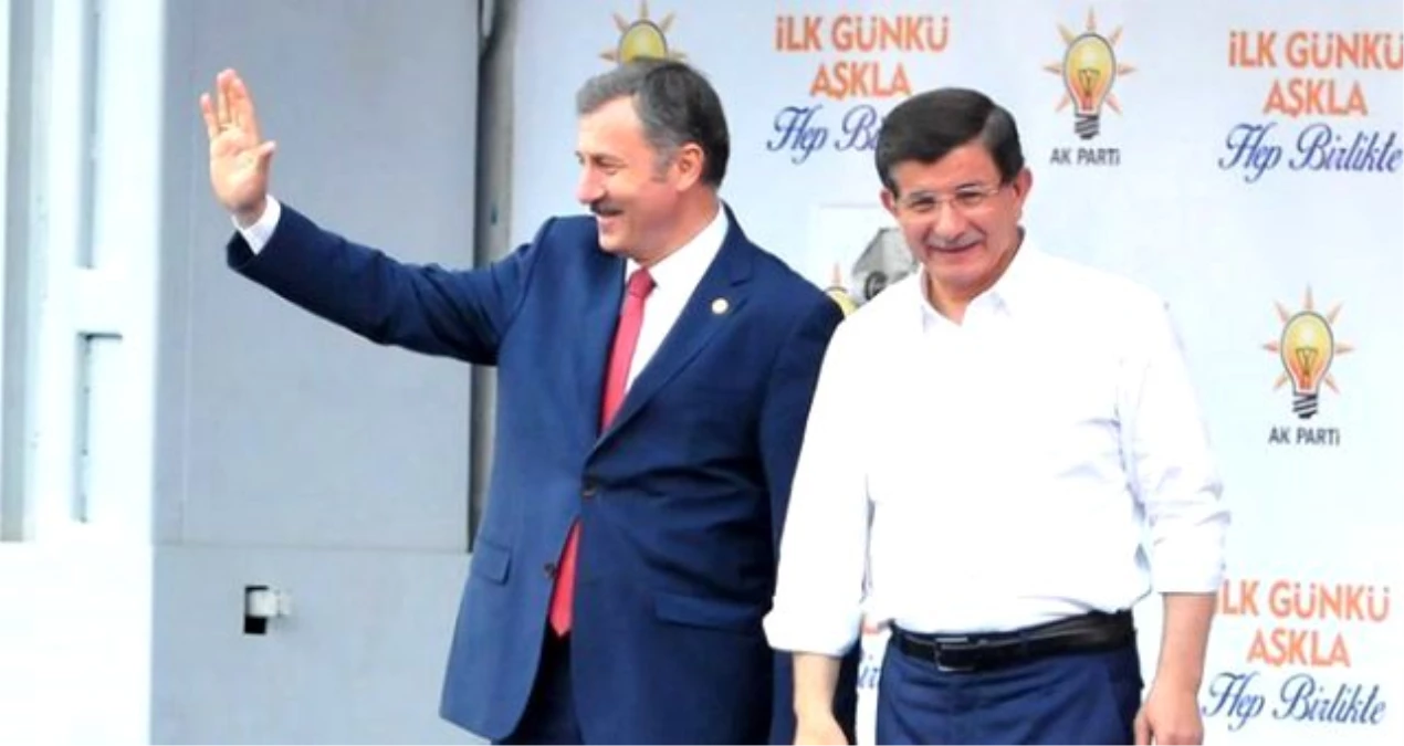 Davutoğlu\'nun ekibinde yer alan Selçuk Özdağ\'dan AK Partiye "suç uydurma" ithamı: İhraç tebligatı ayın beşinde geldi, suç tarihleri 7 ve 8\'i