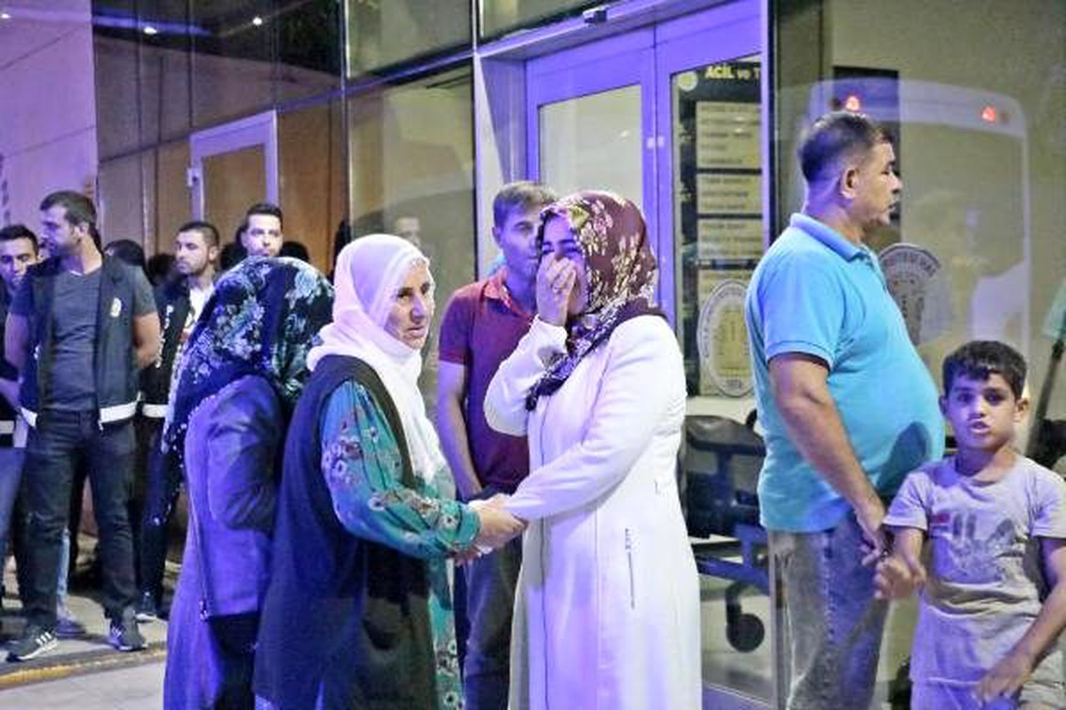 Diyarbakır\'da, köylüleri taşıyan minibüse teröristlerden hain tuzak: 4 şehit, 13 yaralı (2)