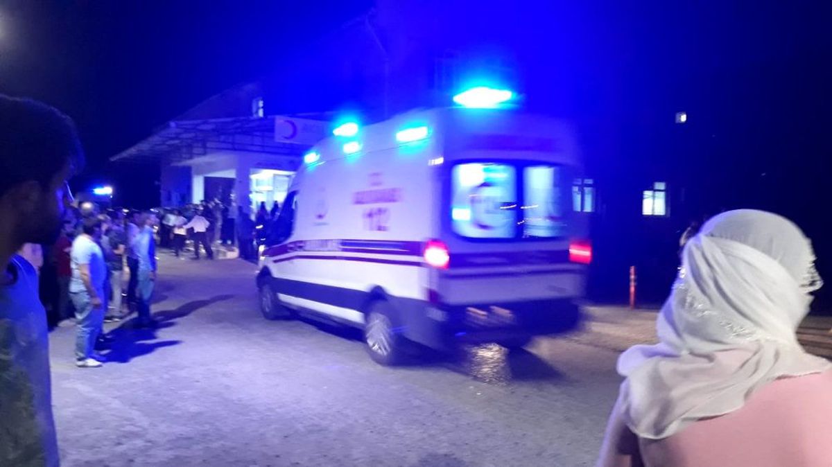 Diyarbakır\'ın Kulp ilçesinde patlama: 4 sivil şehit oldu, 13 yaralı
