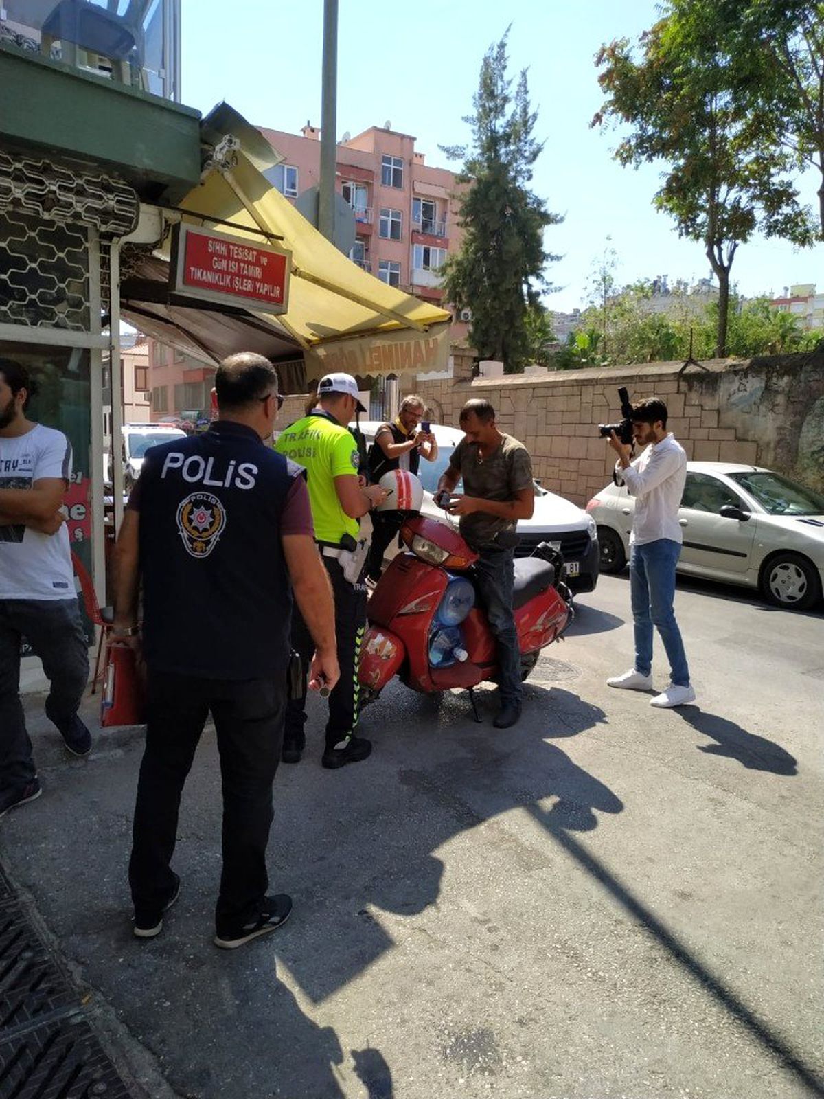 Emniyetin okul çevrelerinde denetimi sürüyor