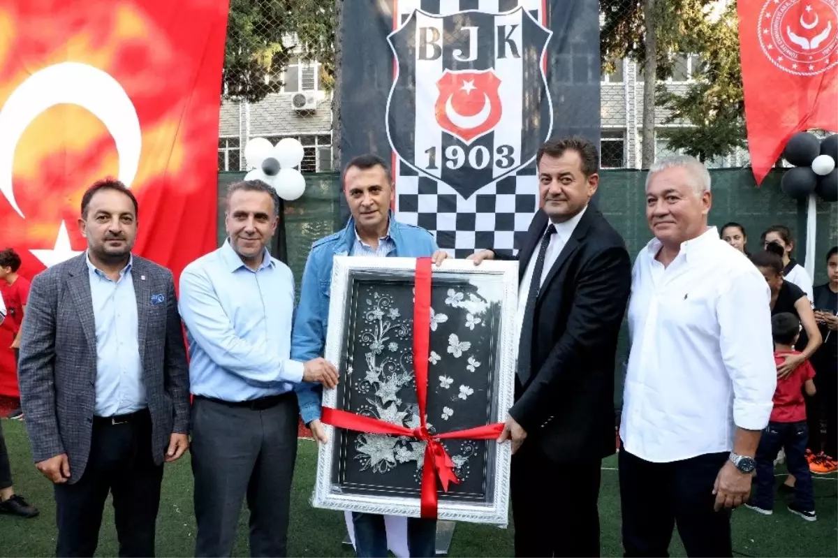 Fikret Orman\'dan kimsesiz çocuklara anlamlı ziyaret