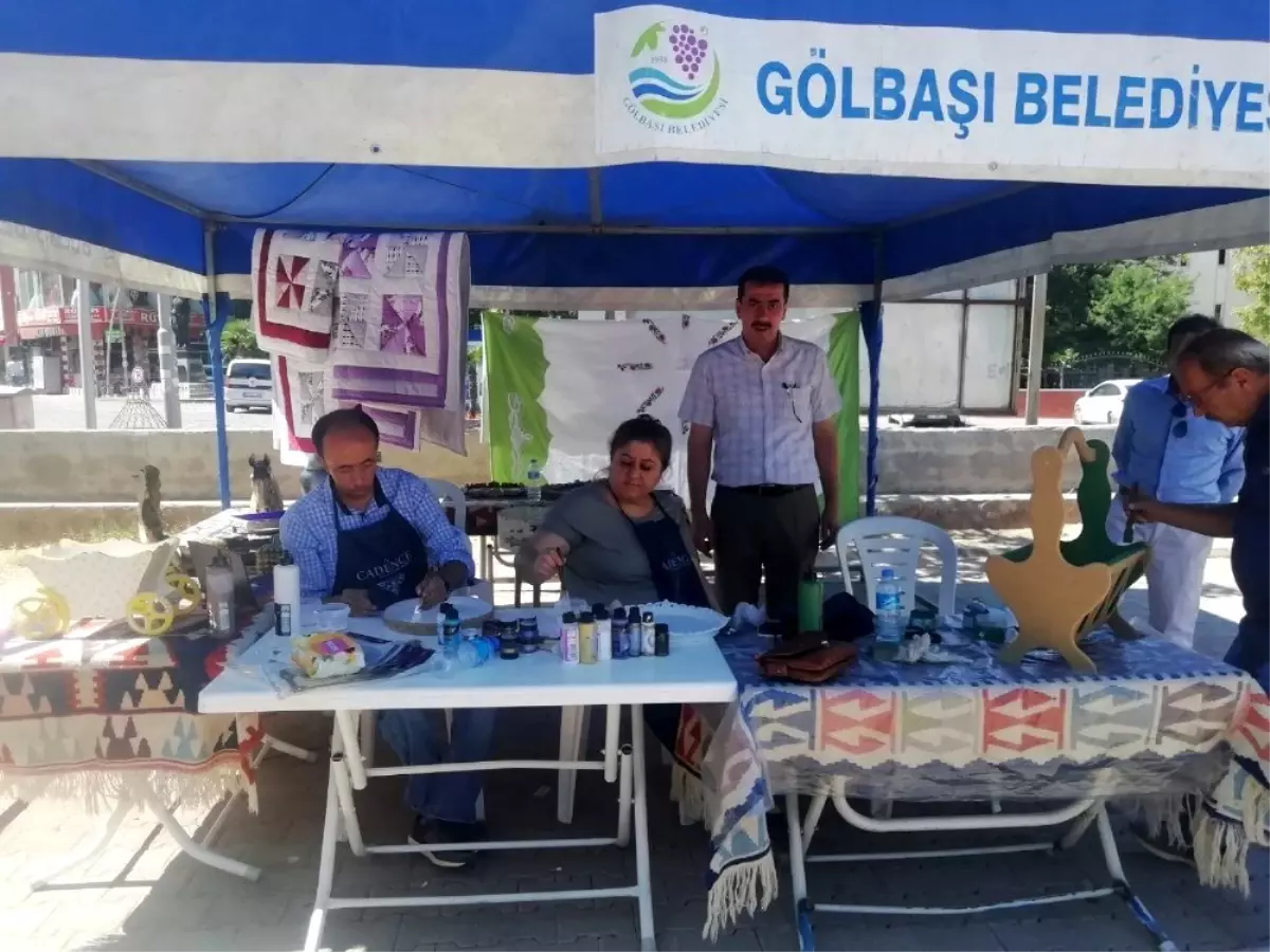 Gölbaşı ilçesinde halk eğitim merkezi tanıtım standı açtı