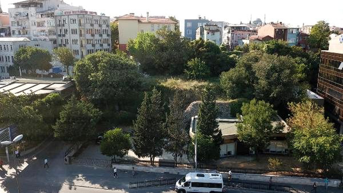 (havadan fotoğraflarla) fatih\'te bir sarnıç daha kaderine terk edildi