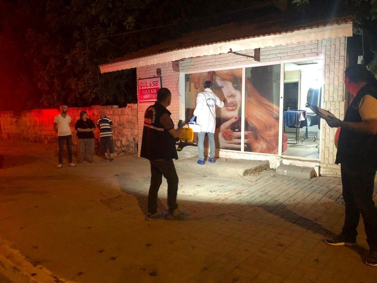Kafasını poşet geçirip bayan kuaförünü kurşunladı