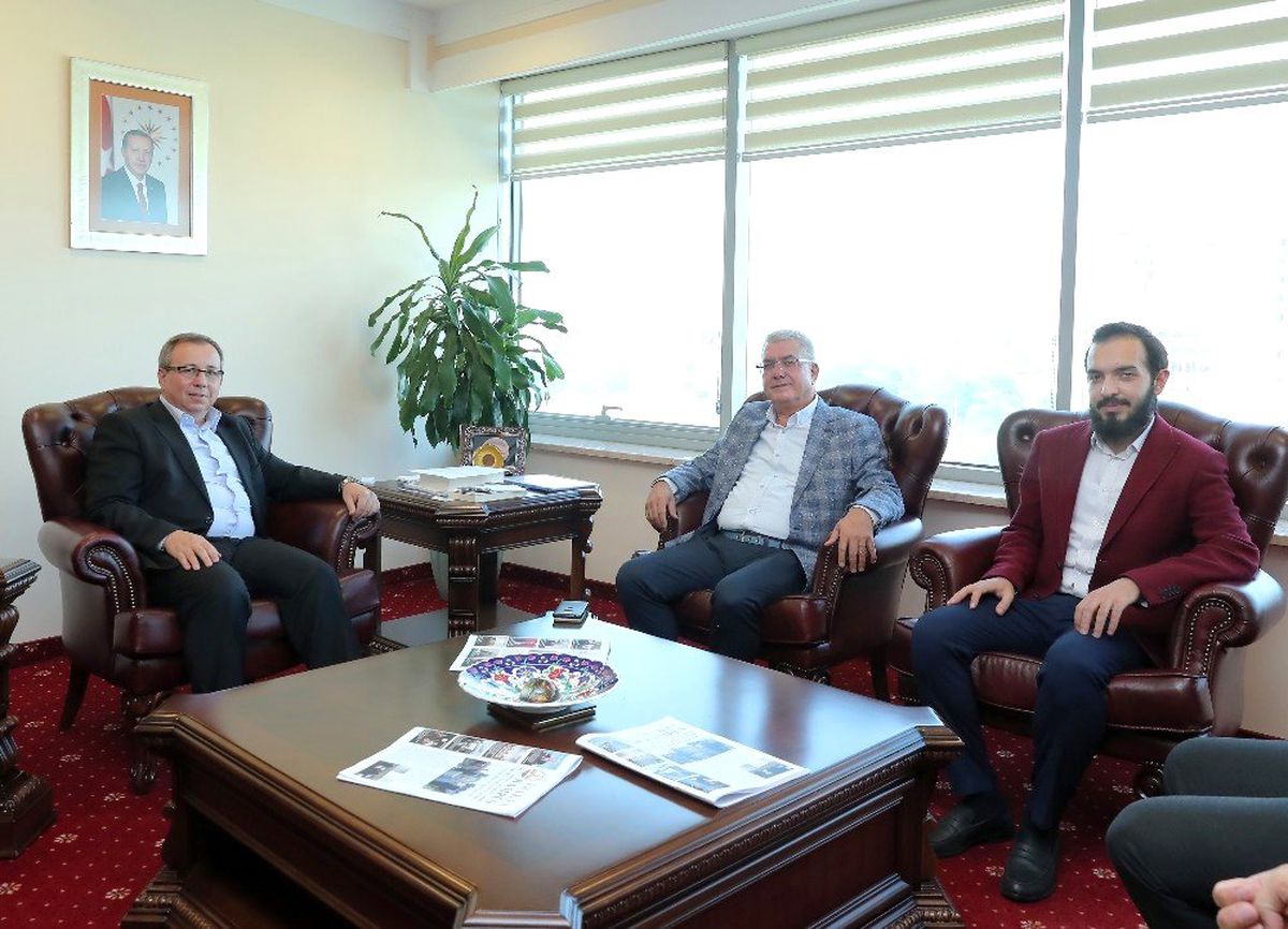 Kapı Sistemleri Mümessillik San. ve Tic. LTD. ŞTİ\'nden rektöre ziyaret