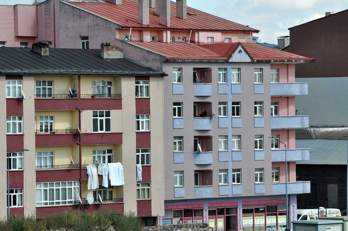 Kars\'ta kiralık evler el yakıyor