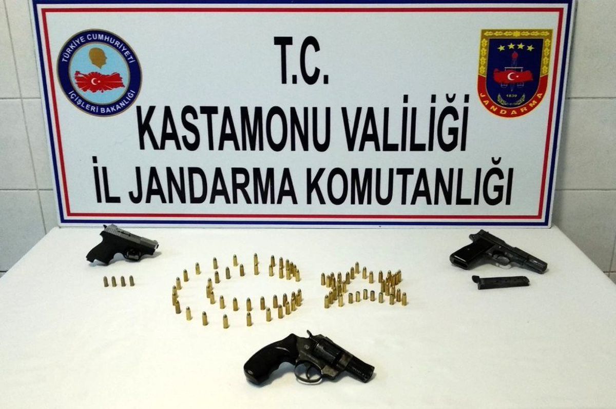 Kastamonu\'da uyuşturucu ve silah kaçakçılığı operasyonu