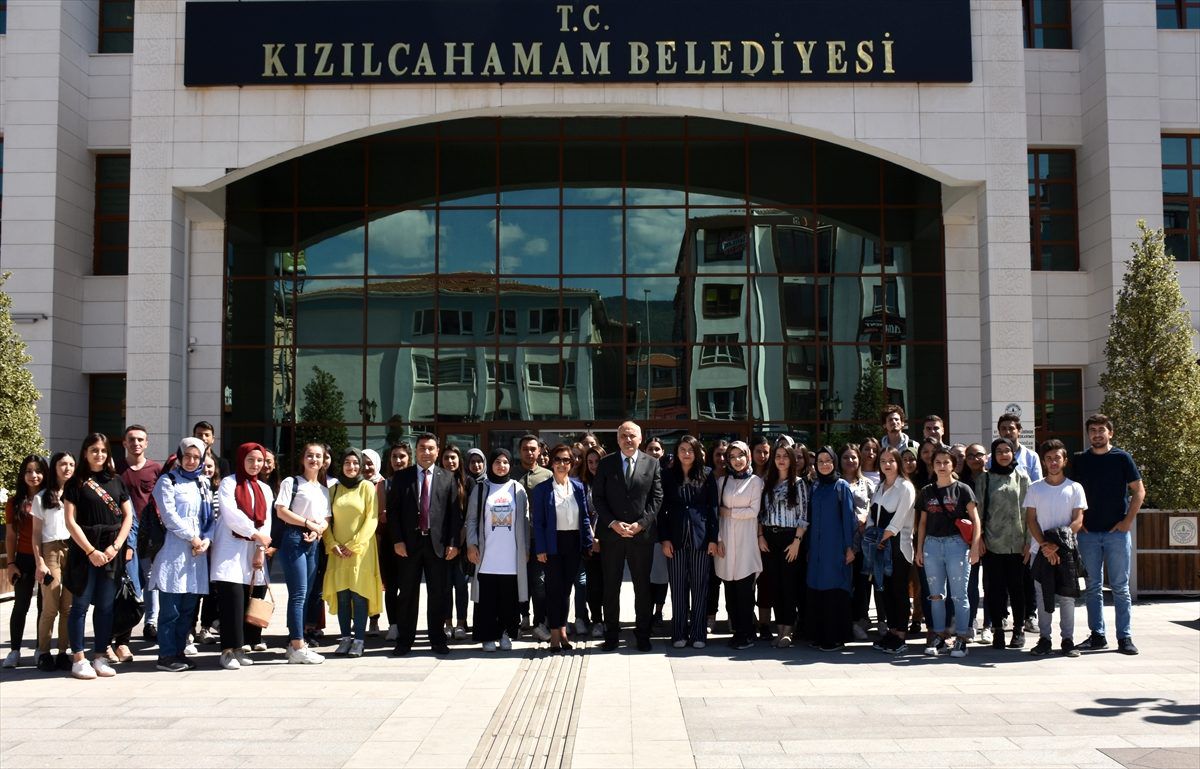 Kızılcahamam Belediye Başkanı Acar\'a üniversite öğrencilerinden ziyaret