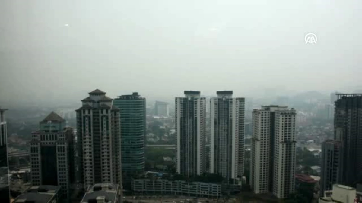 Kuala Lumpur\'u duman bulutu sardı