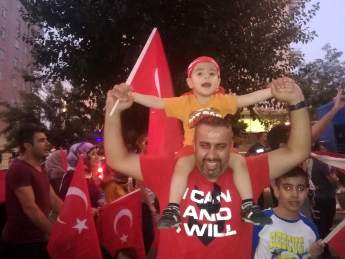 Mardin\'de \'teröre lanet, analara destek\' yürüyüşü