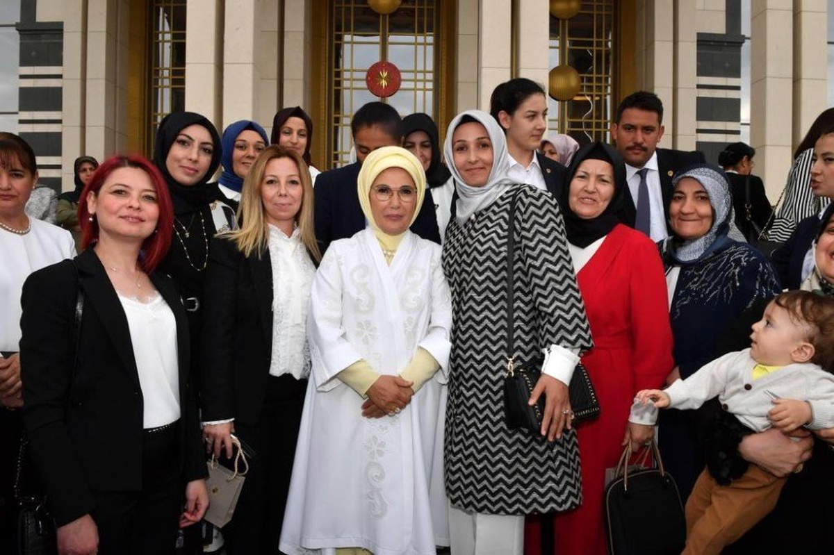 Meral Ahlatcı, Emine Erdoğan\'ı Çorum davet etti