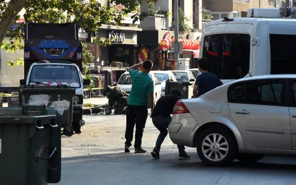 Otobüs durağında fünyeyle patlatılan düdüklü tencereden tereyağı çıktı