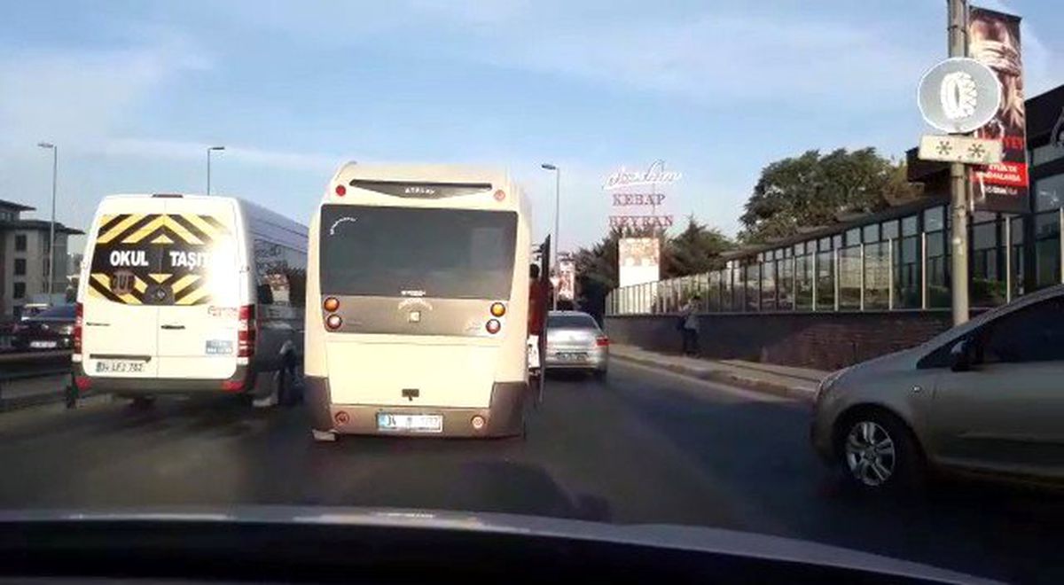 (Özel) Minibüsteki tehlikeli yolculuk kamerada