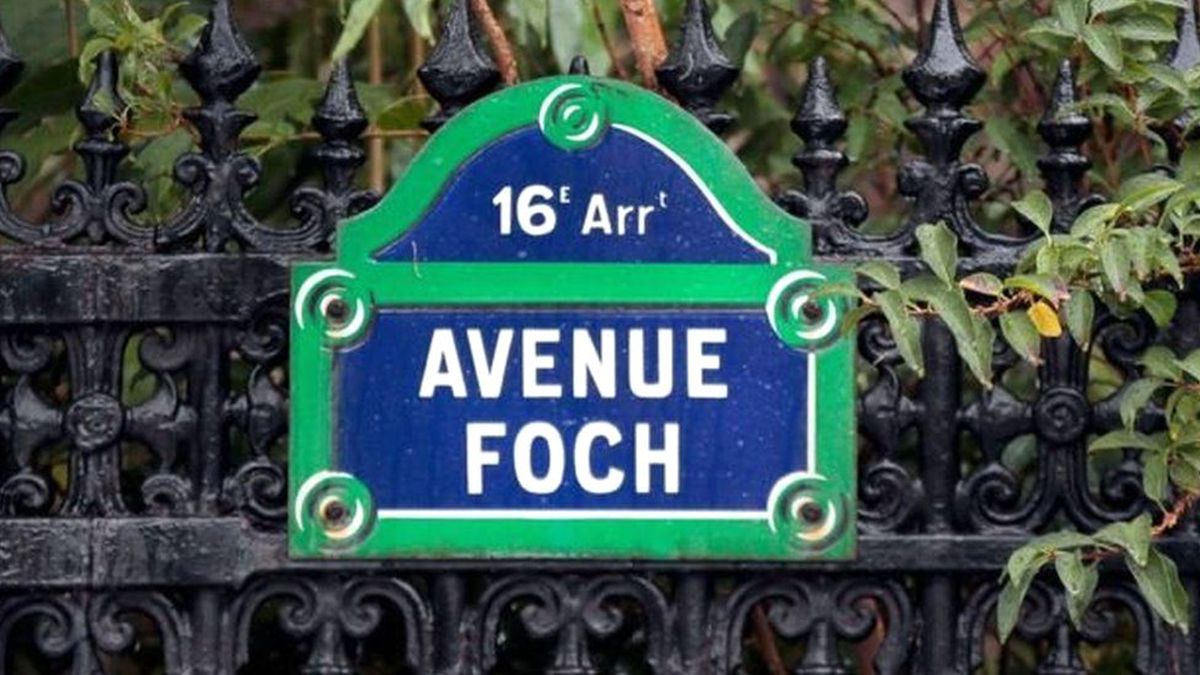 Paris\'te bir tesisatçıyı dövdürmekle suçlanan Suudi Prenses\'e 10 ay hapis cezası