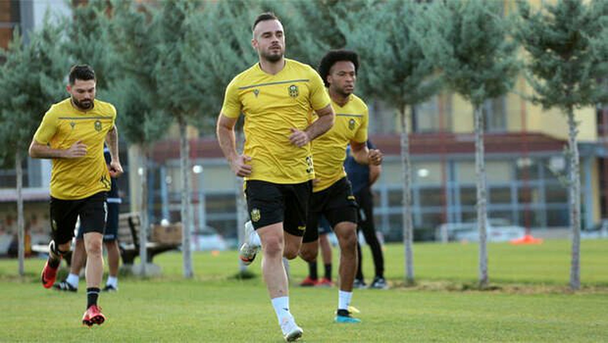 Sergen Yalçın\'dan futbolcularına uyarı